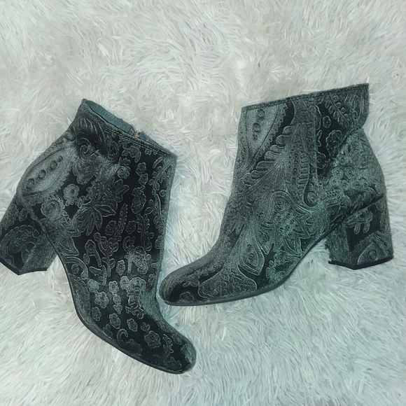 Zigi Soho Shoes - Zigi Soho embroidered dark green velvet booties